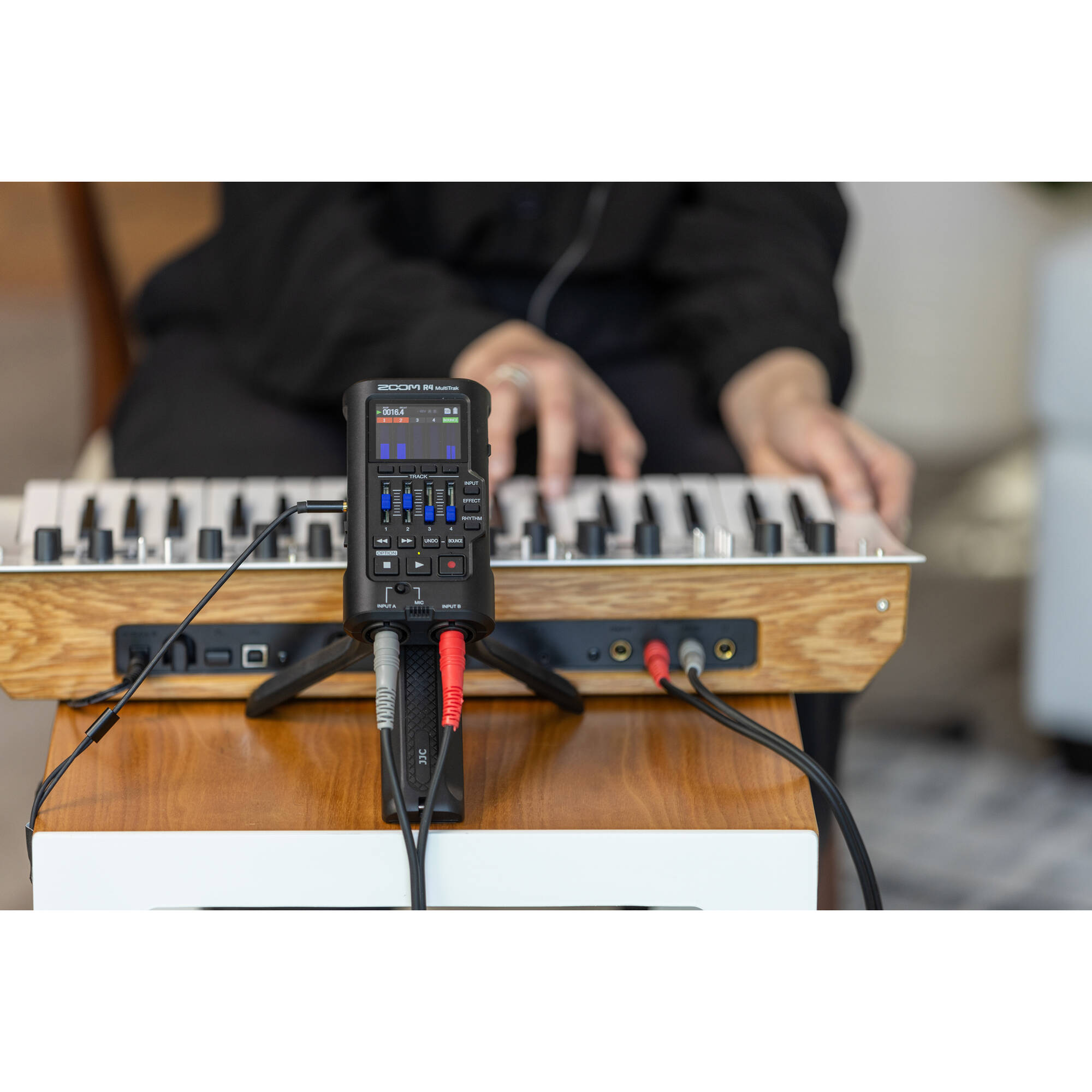 Zoom R4 MultiTrak digital recorder
