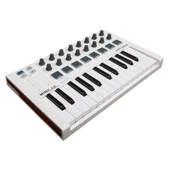 behringer model d midi keyboard